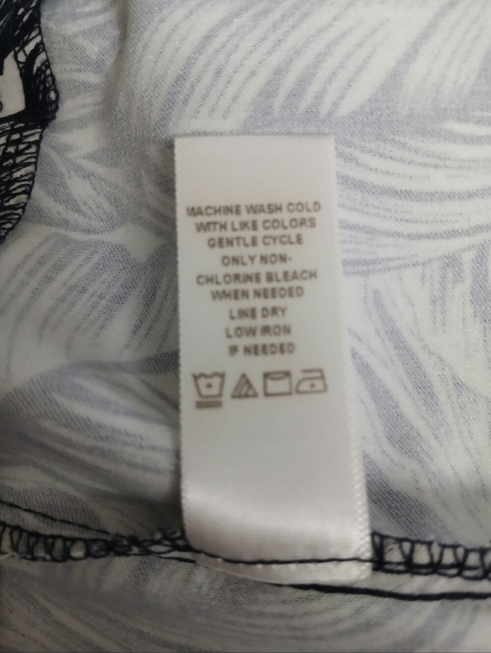 CounterParts Womens Pull On Capris Size 12 Tropical Print Black & White - Picture 7 of 7